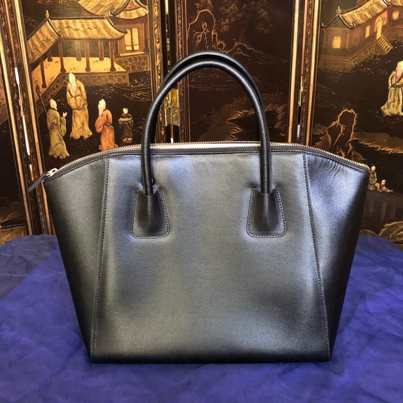 Valentino black, leather, brand new handbag - Picture 2 of 9